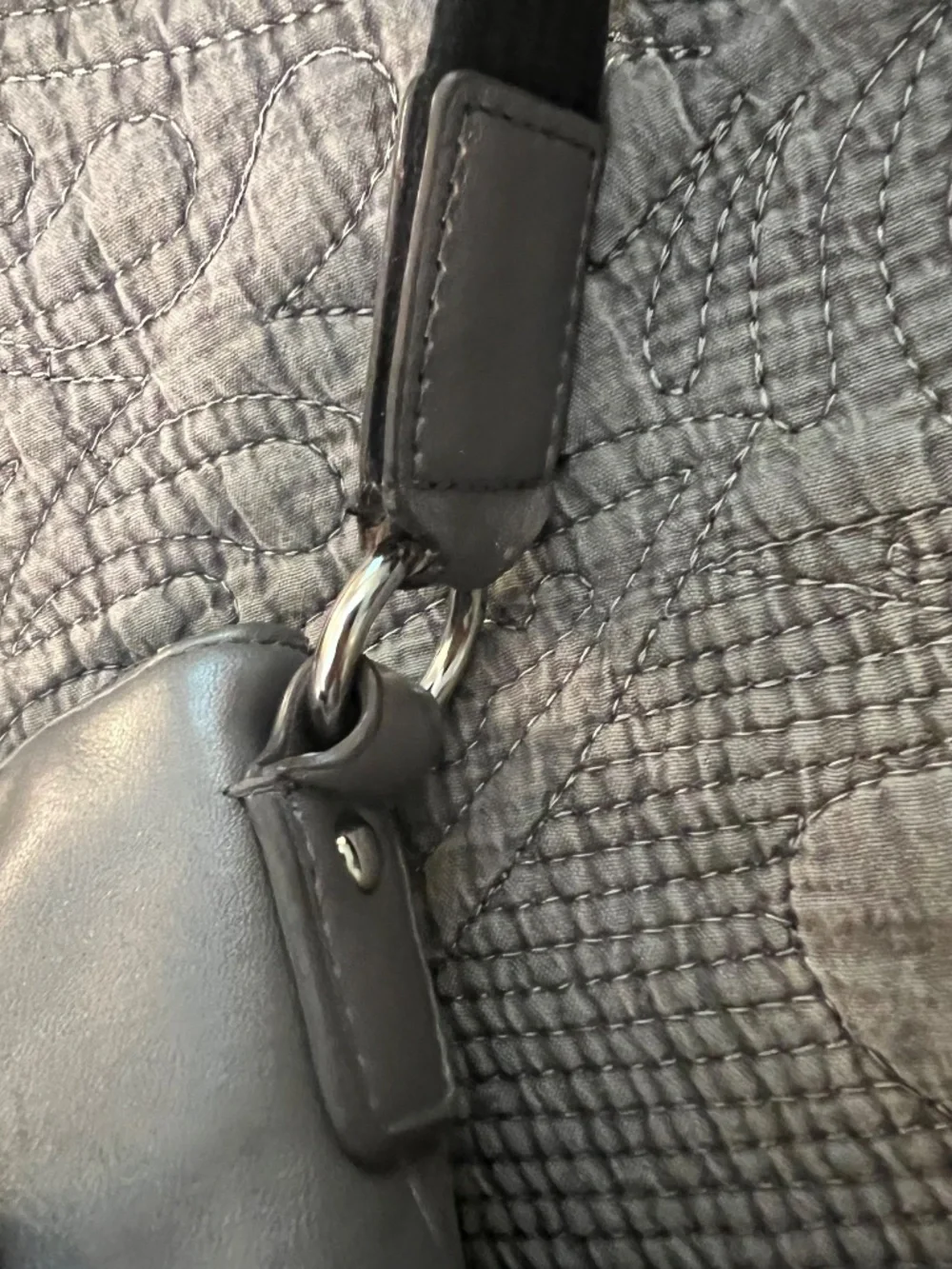Coach Metallic Gun Metal Leather Crossbody Bag w/ Silver Turnlock Nice Inside